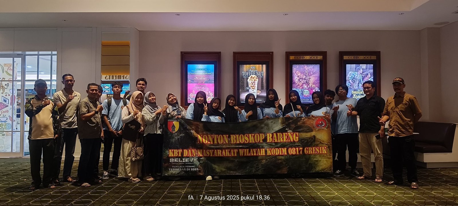 Nonton Bioskop Bareng Kodim 0817 Gresik: "Believe" Bakar Semangat Siswa Raih Mimpi!
