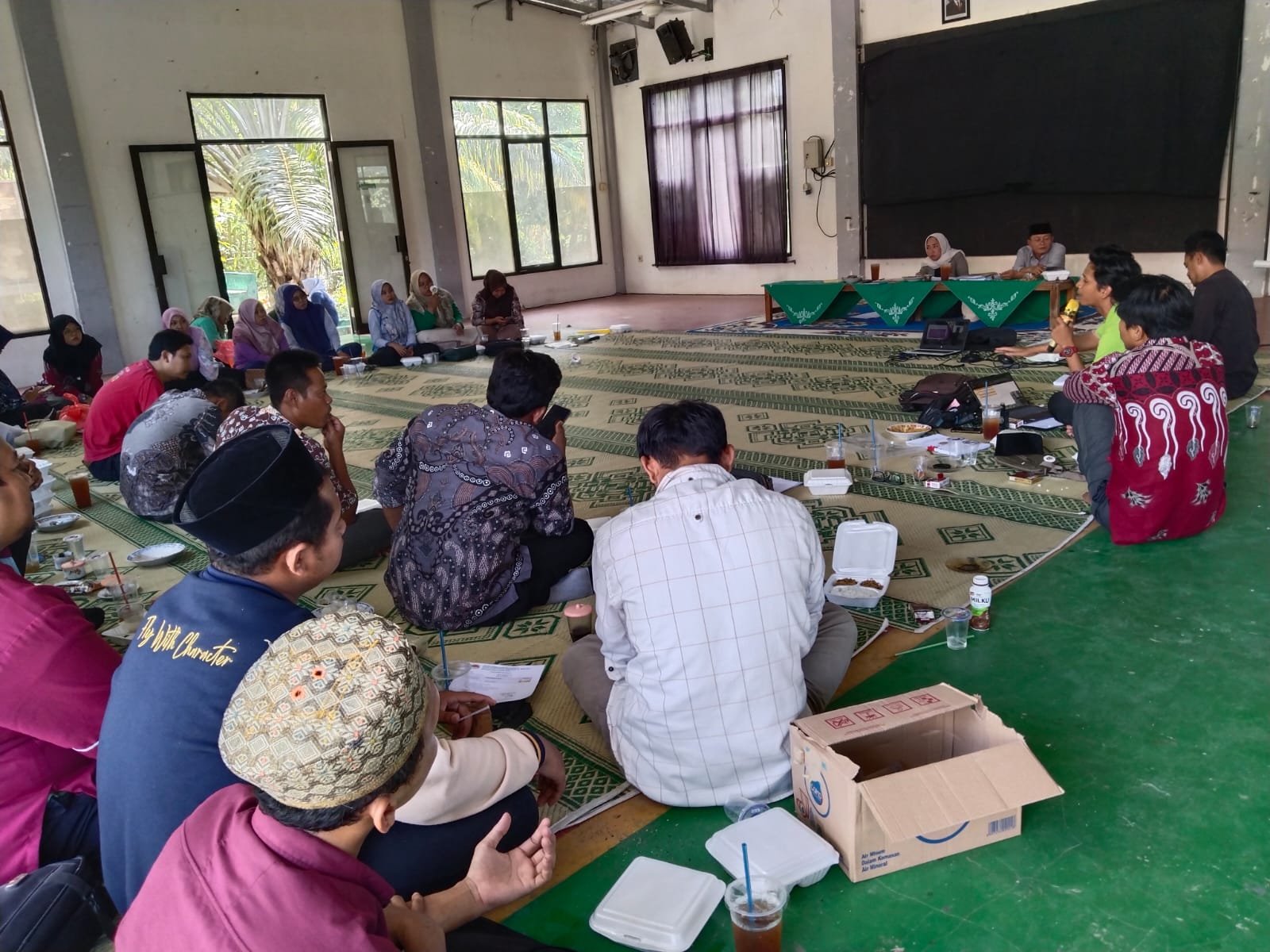 Pastikan Layanan Pendidikan Berjalan Lancar, YPP Al Ikhlash Adakan Rapat Evaluasi Triwulan 1