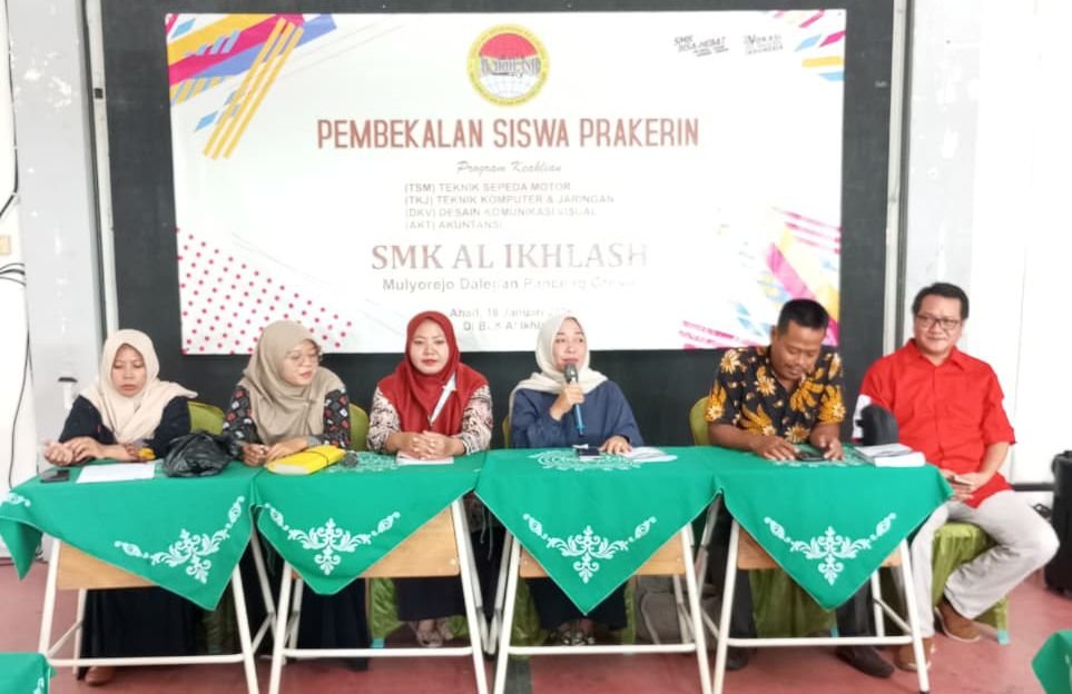 SMK Al Ikhlash Bekali Siswa Kelas XI Hadapi Prakerin 2026 di 24 Dunia Usaha dan Dunia Industri